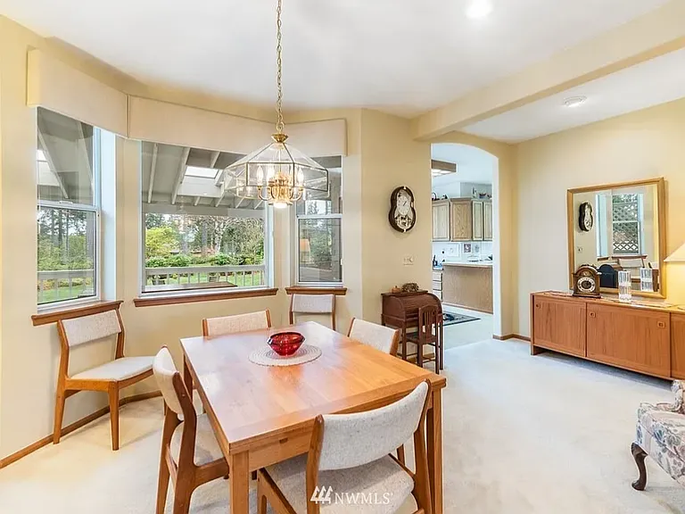 141 E Fairway Dr — Photo 6