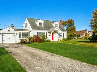 5 Euston Rd, Merrick, NY 11566