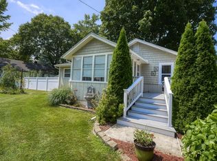 902 Edwards St, Niles, MI 49120