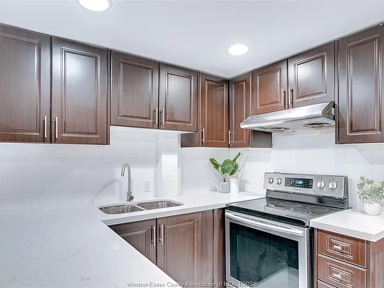 824 Lake Trail Dr — Photo 37