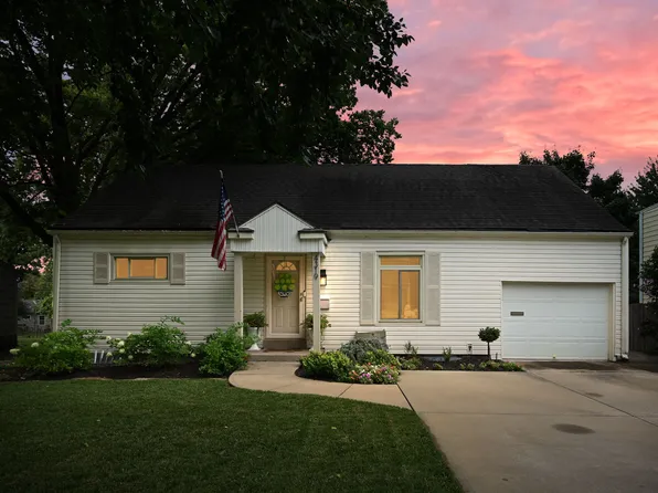 4319 W 62nd Ter, Fairway, KS 66205