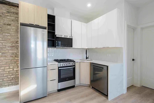 1039 W Byron St #2 Photo 1