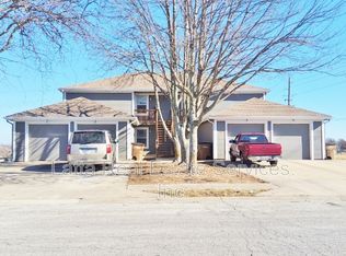 521 Sky Vue Dr APT A, Raymore, MO 64083