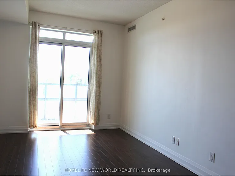 7161 Yonge St #429 — Photo 13