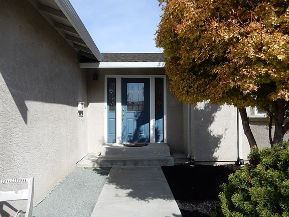 3rd image of 2437 Douglas St
