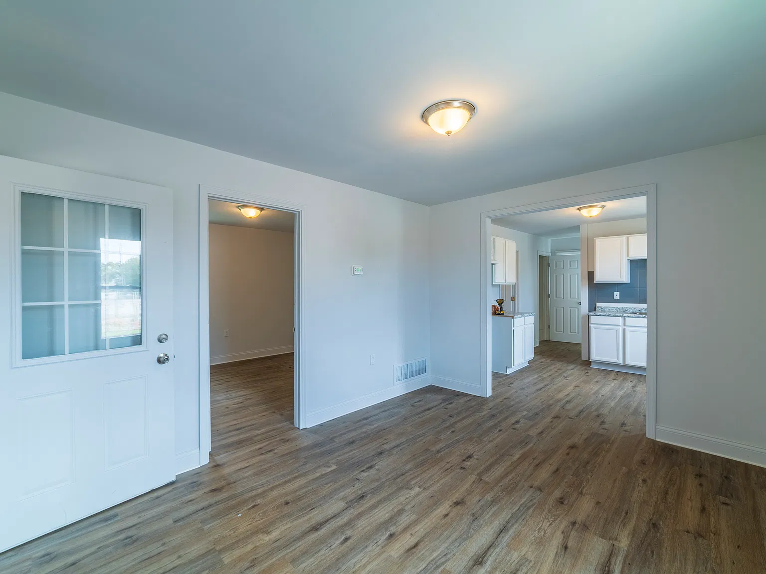 4 bed, 1722 sqft, $2,000 — Photo 3