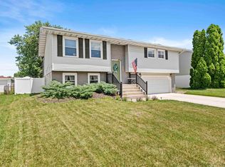 533 Northgate Dr, Dyer, IN 46311
