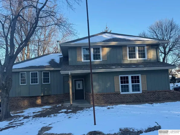 702 Sherman Dr, Bellevue, NE 68005