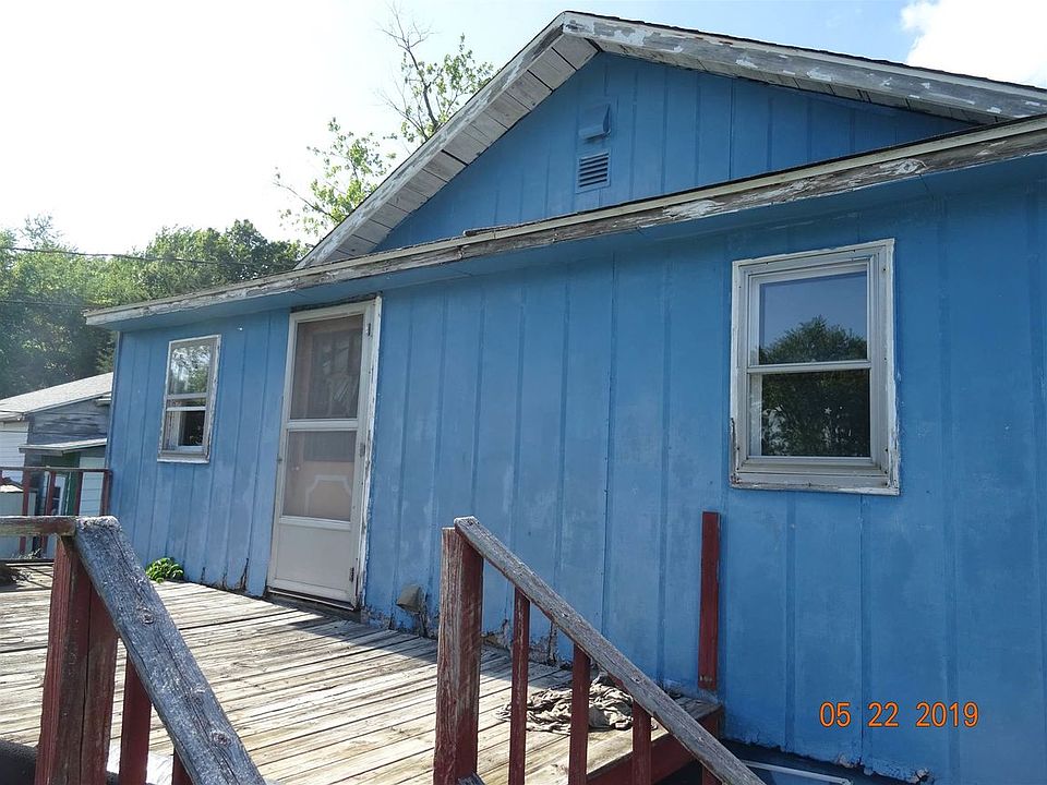2nd image of 629 W 10th St