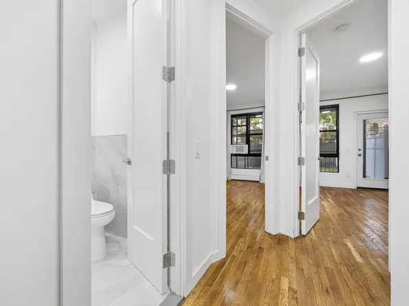 136 Cornelia Street image 12 of 17