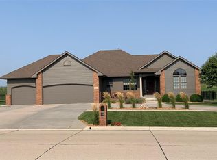 3104 Dover Dr, Norfolk, NE 68701