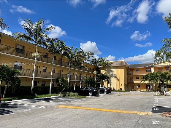 2nd image of 11453 NW 39th Ct APT 310-2
