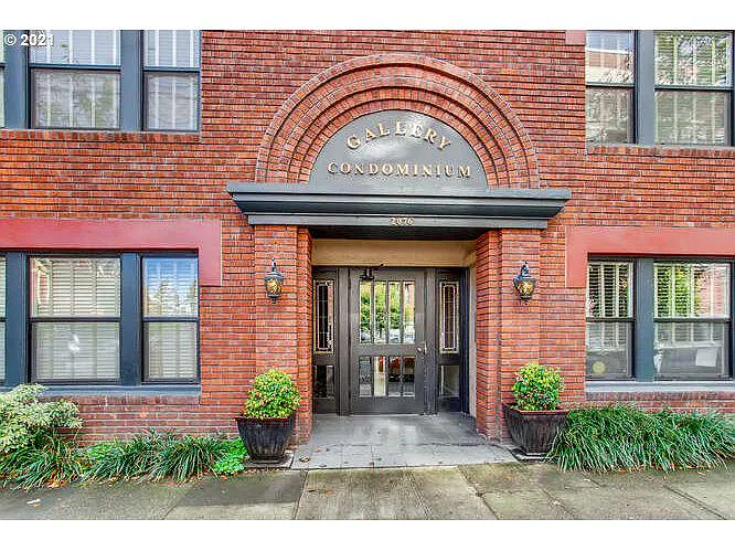 2076 NW Johnson St APT 301 photo 1