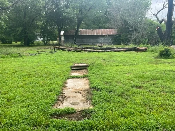 1000 SE 5th St, Cooper, TX 75432