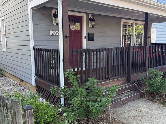 2nd image of 209 Prince Edward St