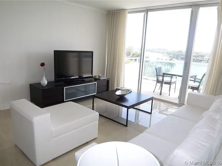 5161 Collins Ave #806 — Photo 6