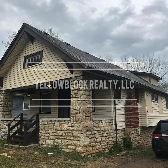 8207 Lydia Ave — Photo 2