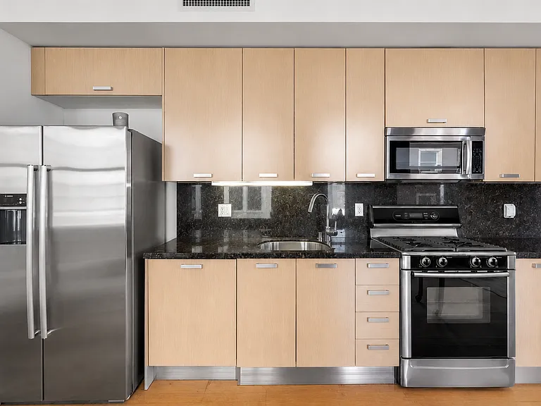 460 S Spring St #512 — Photo 6