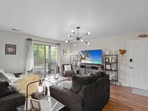 5th image of 1021 Adworth Dr APT G