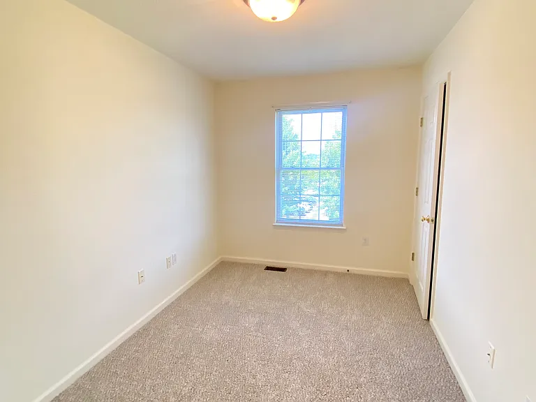 104 Windstone Dr — Photo 13