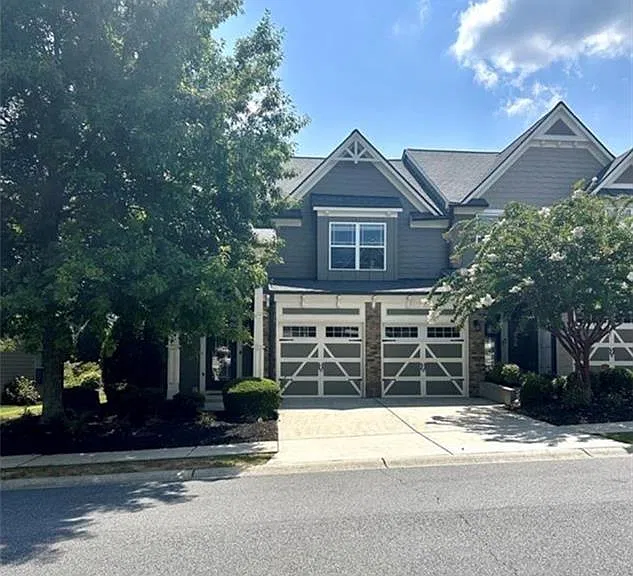 220 Stone Park Dr — Photo 2
