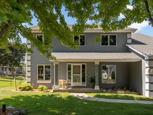 527 Hackmore Dr, Eagan, MN 55123
