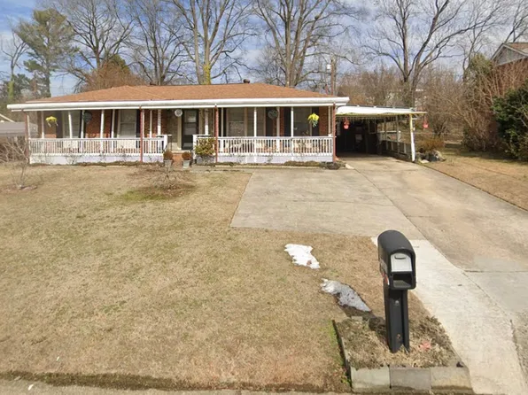 2411 Four Seasons Blvd, Greensboro, NC 27407