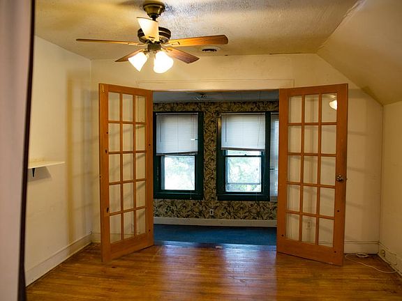 5th image of 1082 11th Ave SE #3