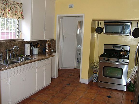 4th image of 28 S El Molino St