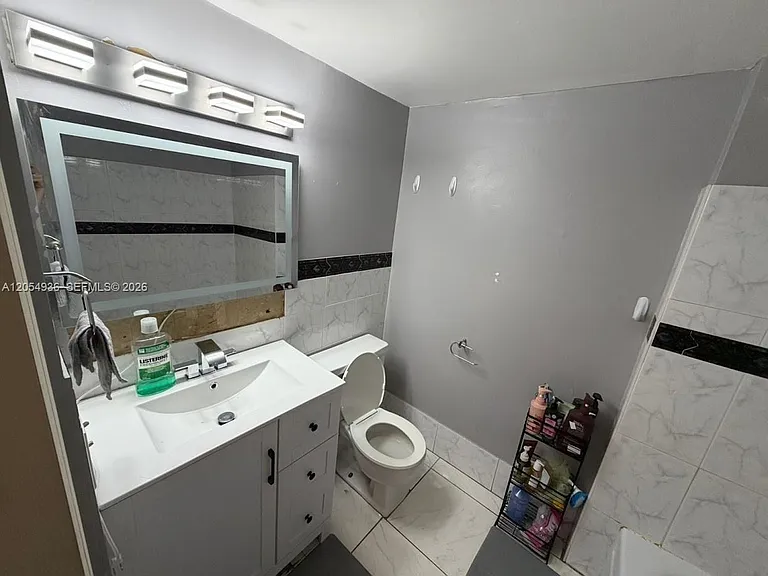 2420 Diana Dr #302 — Photo 26