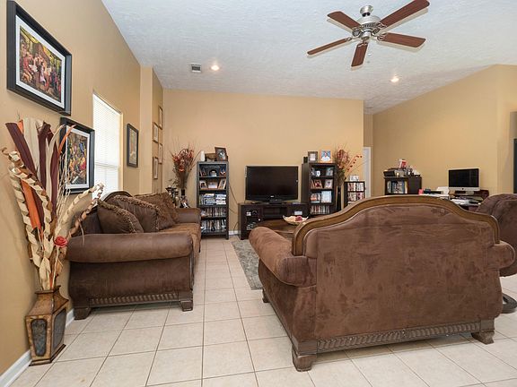 3rd image of 191 Delia Dr