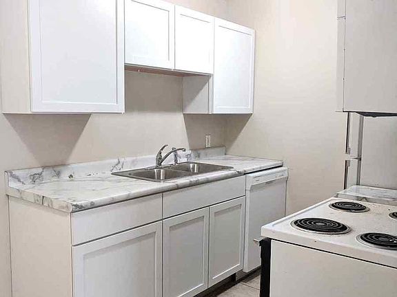 2nd image of 1492 County Road B E APT 211