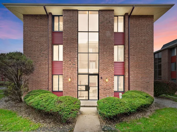 15828 Terrace Dr #Ro3, Oak Forest, IL 60452