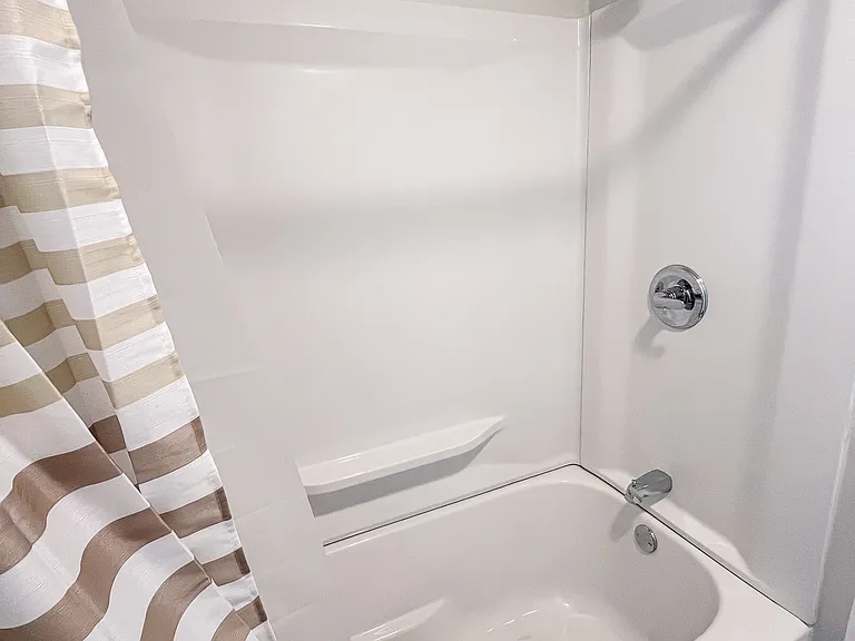 1722 Ekin Ave — Photo 10