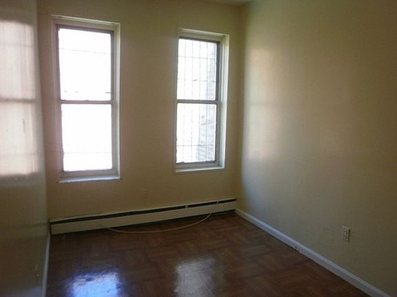 3rd image of 1648 Saint Johns Pl APT 3