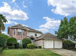 1117 Secretariat Dr, Grand Prairie, TX 75052
