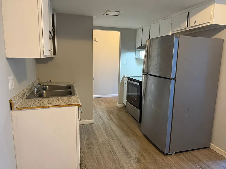 River Glow Apartments — Photo 11