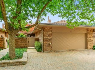 1412 Burr Oak Ct #14-B, Hinsdale, IL