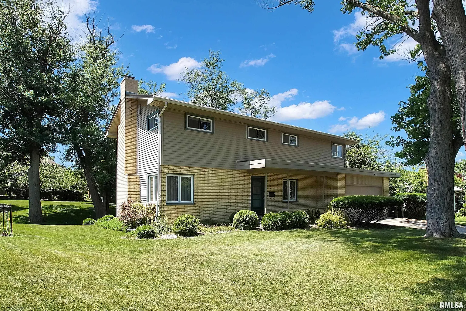 2816 W Greenbrier Ln photo 1