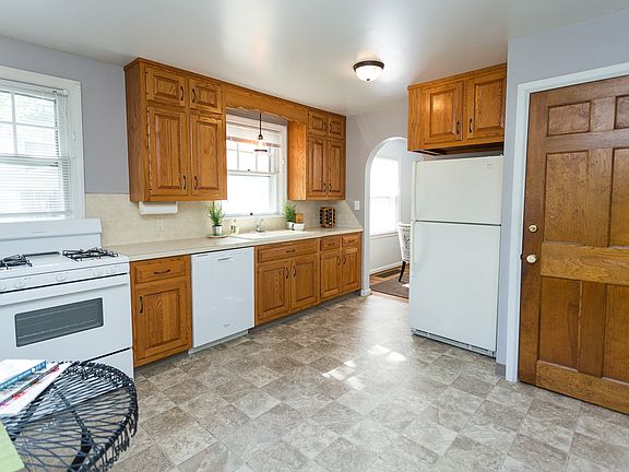 5th image of 156 E Beechwold Blvd