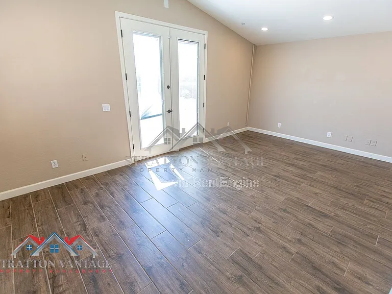 38414 N 12th St — Photo 44