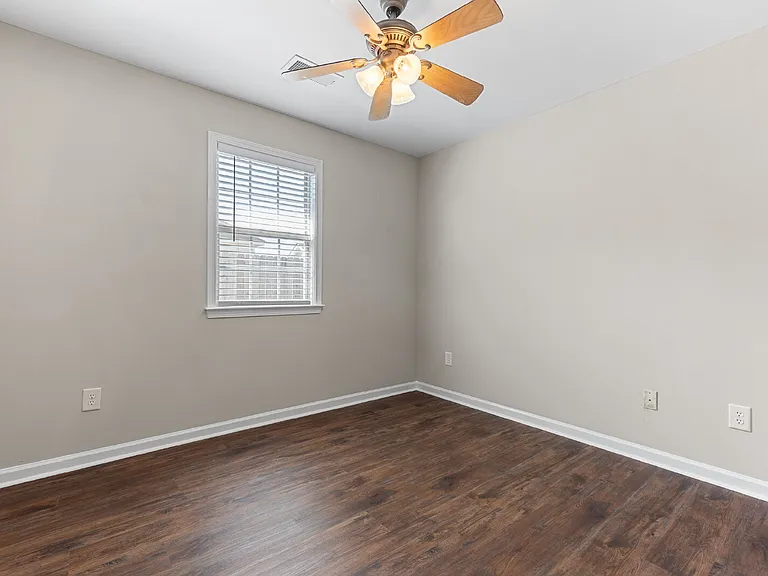 200 Stirling Bridge Dr — Photo 16