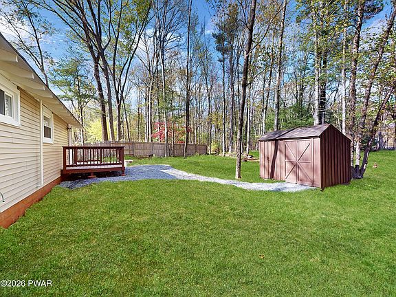 3rd image of 118 Willow Dr
