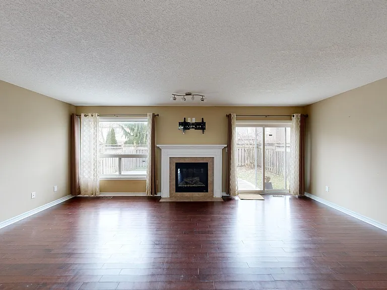 961 Blythwood Rd — Photo 7