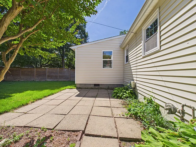 6514 Stuart Ave — Photo 22