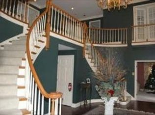 2122 Frost Rd, Schaumburg, IL 60195