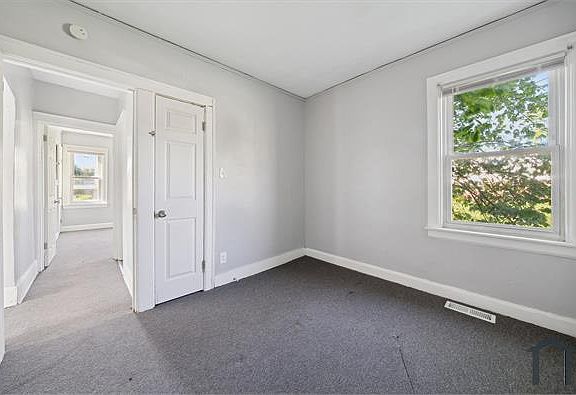 5th image of 15260 Evanston Ave #15260