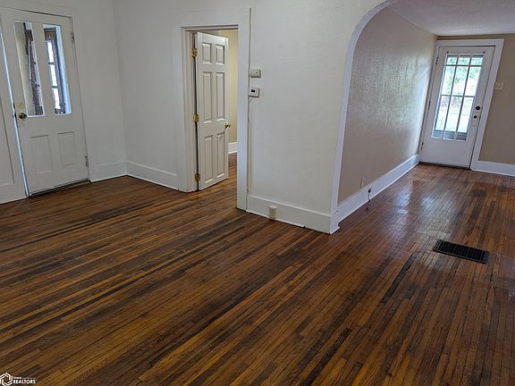 5th image of 412 Pine St