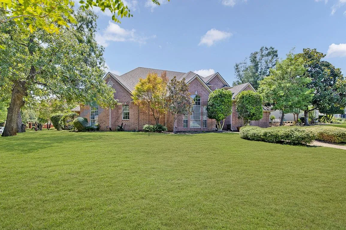 Timber Lake Addn — Photo 2