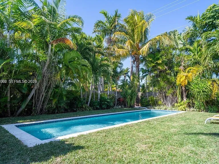 1123 Bay Dr — Photo 39